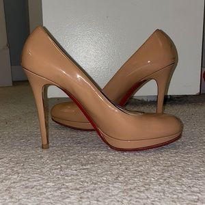 Christian Louboutin Beige Patent Leather Bianca Pumps
